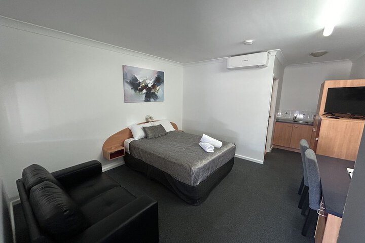 Room 9 of 36