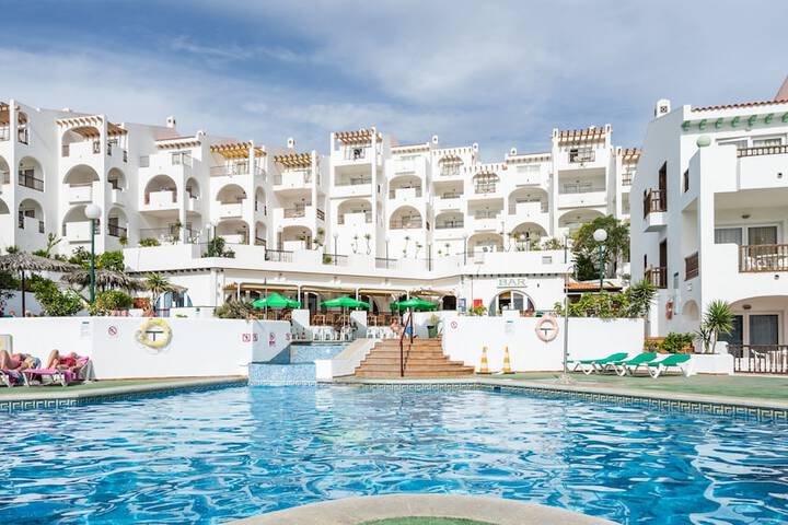 Pool Hotel