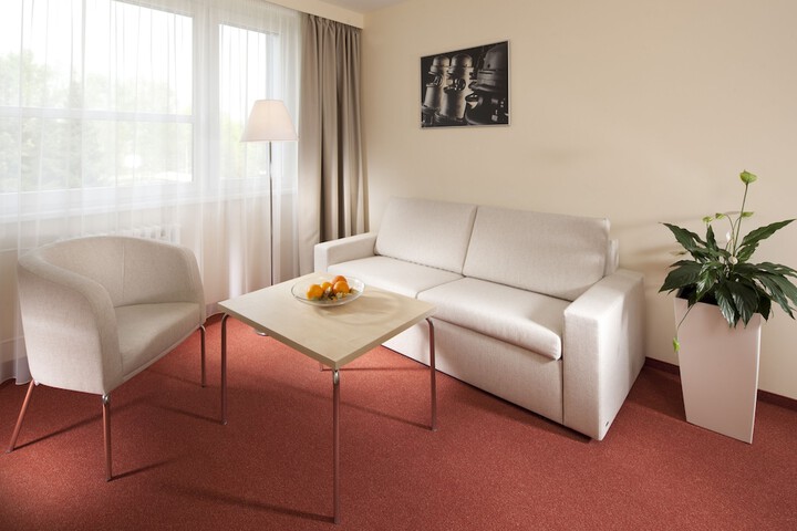 Room 4 of 84