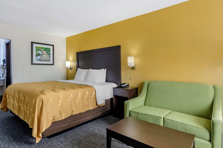 1 King Bed (8 of 14)