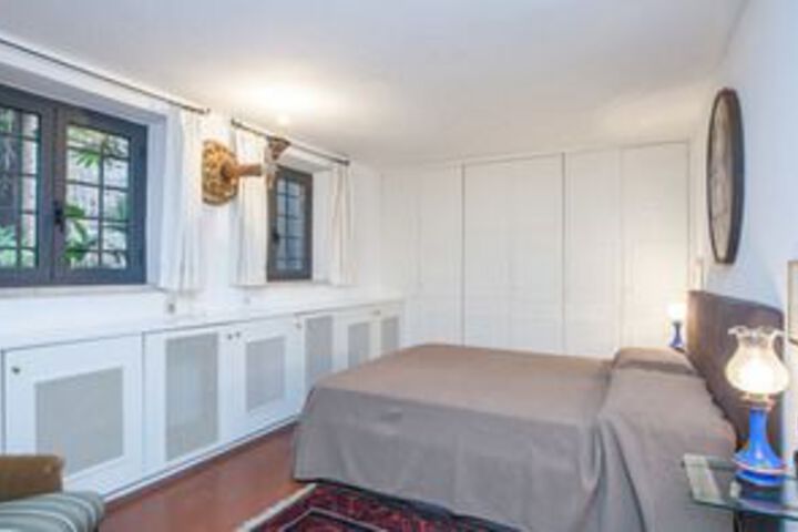 Room 8 of 30