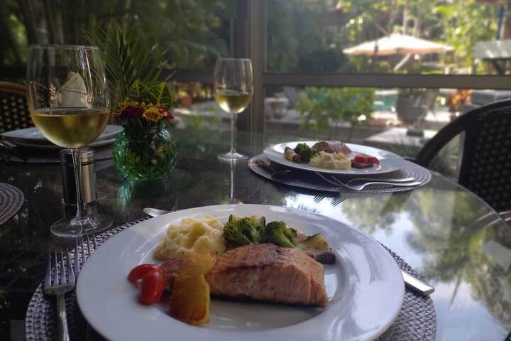 Dining 85 of 113
