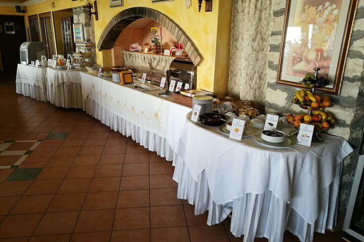 Dining 55 of 75