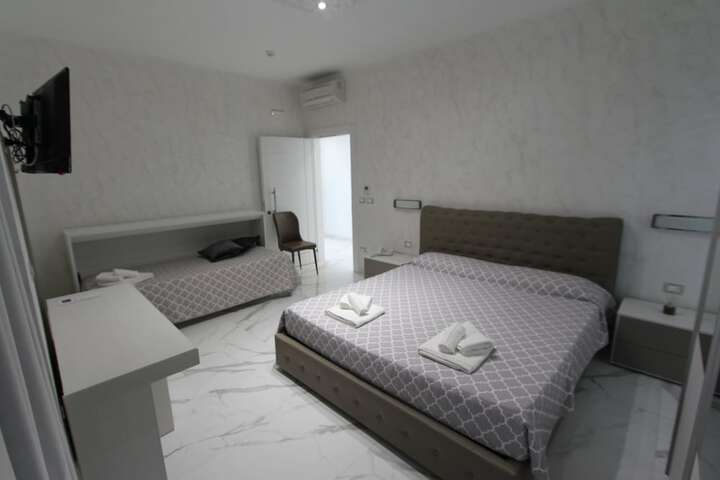Room 26 of 89
