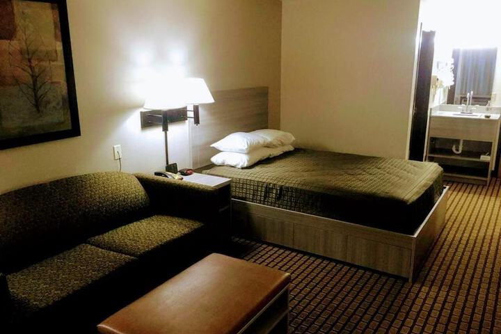 Room 11 of 38