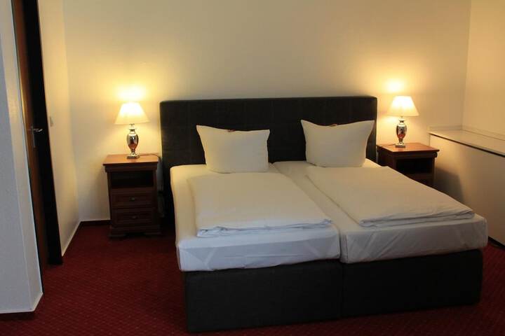Room 8 of 22