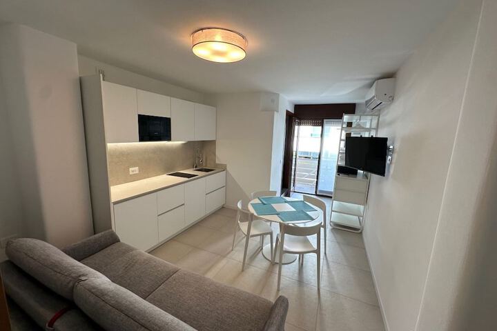 Room 3 of 25