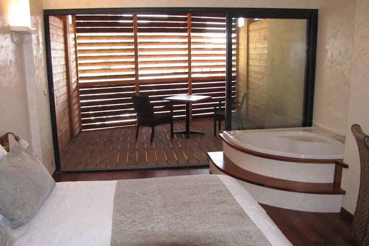 Room 7 of 70