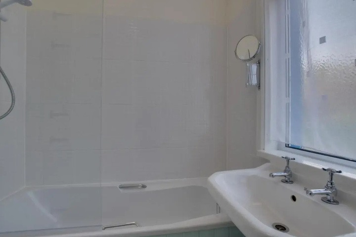 Room 7 of 22