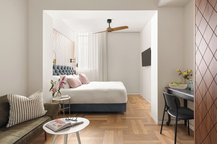 Room 26 of 63