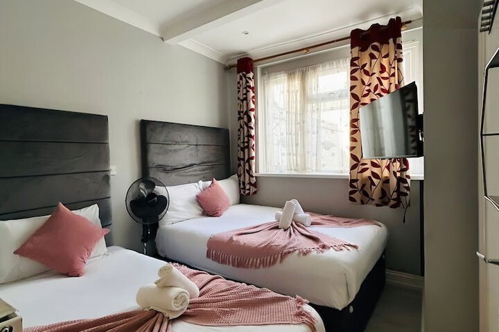 Room 82 of 146