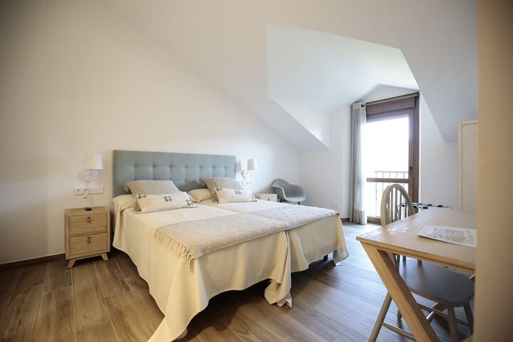 Room 3 of 32