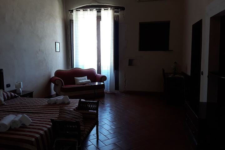 Room 26 of 106