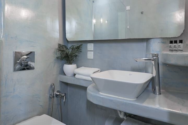 Clean Restrooms