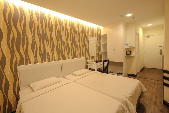 Room 11 of 21