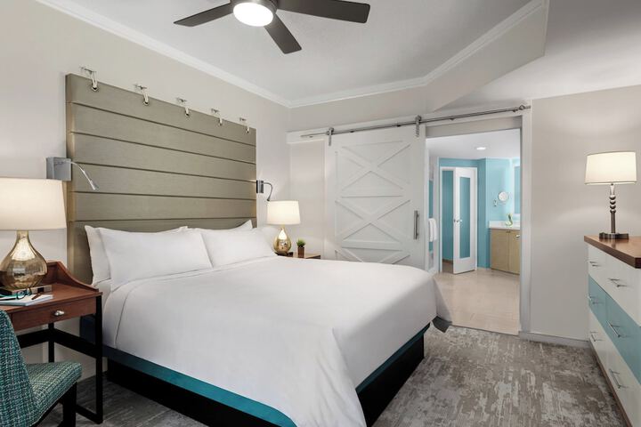 Room 3 of 44