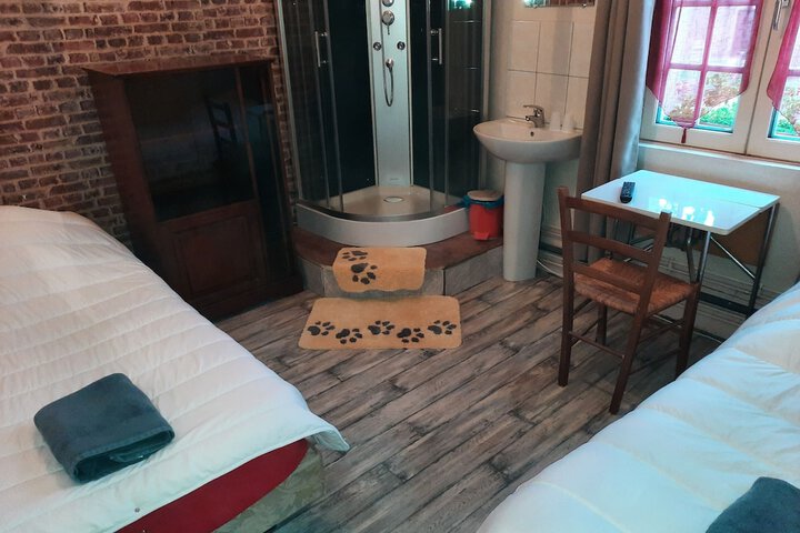 Room 6 of 37