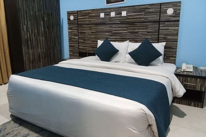 Room 10 of 46