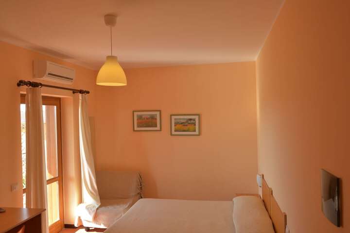 Room 6 of 45