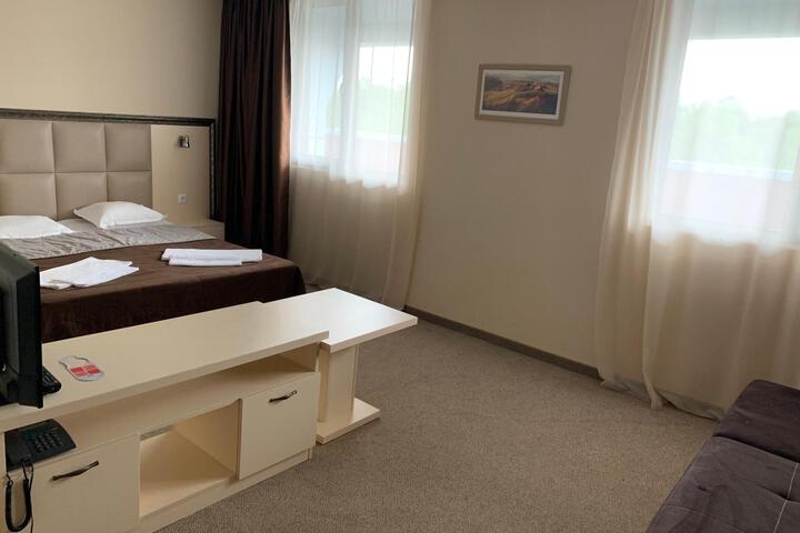 Room 22 of 99