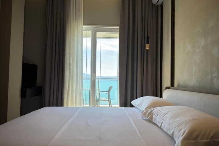 Room 13 of 62