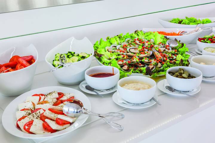 Dining 90 of 128