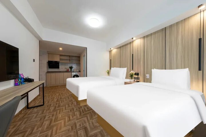 Room 5 of 63