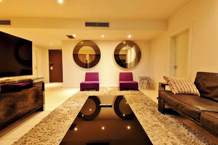 Room 54 of 261