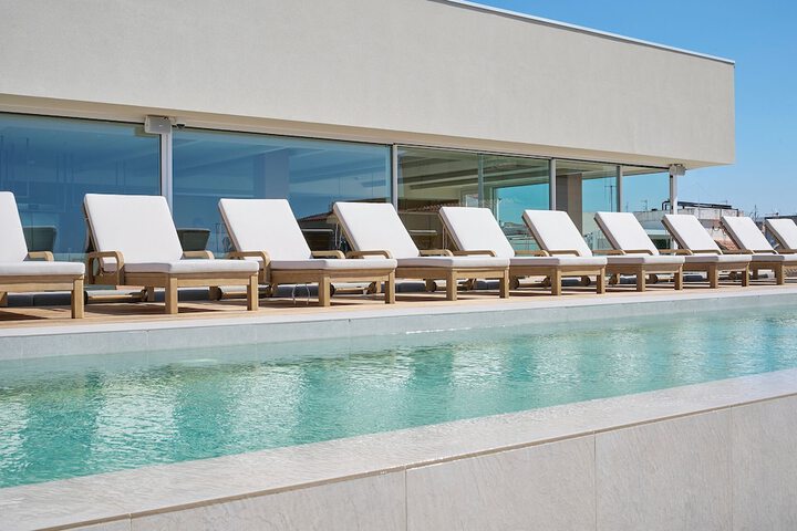 Pool 32 of 50