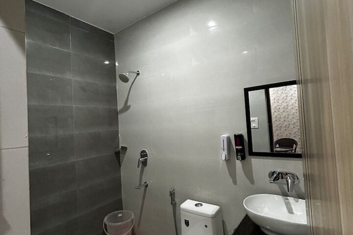Room 16 of 25