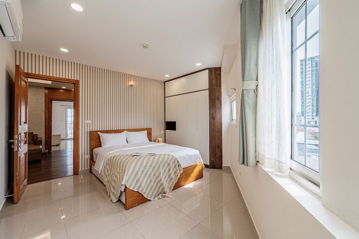 Room 5 of 206