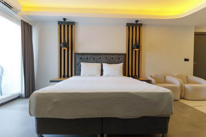 Room 18 of 48