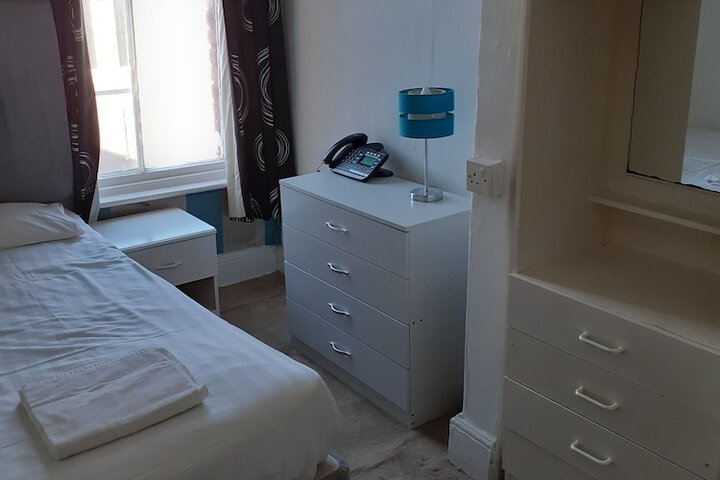 Room 26 of 42