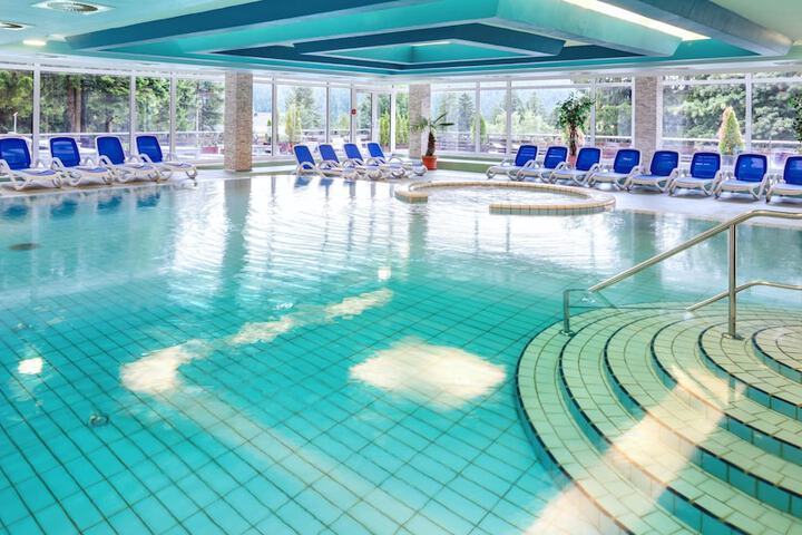 Hotel Pool
