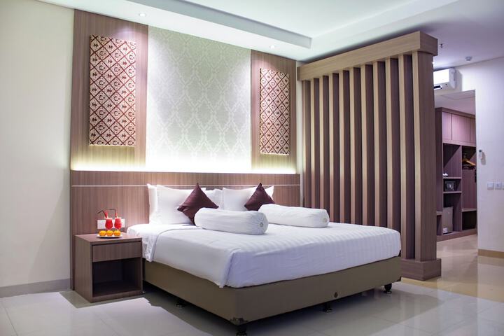 Room 3 of 33