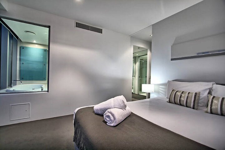 Room 15 of 87
