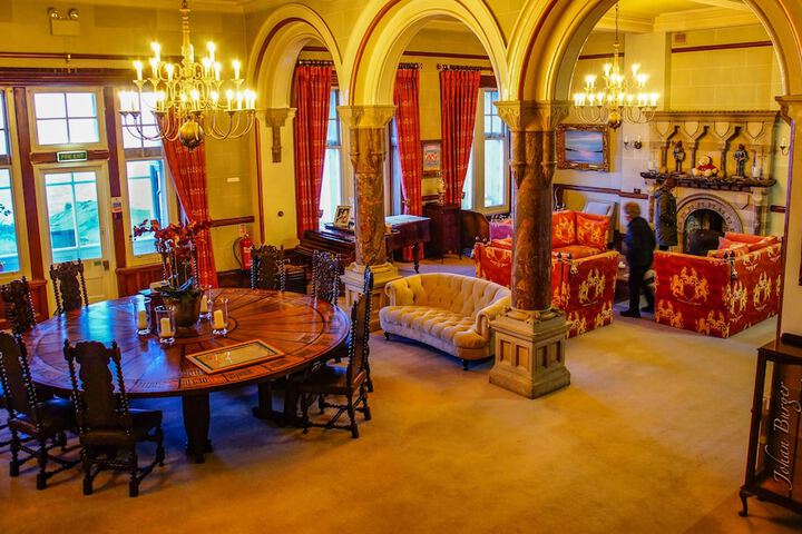 Entrance & Lobby