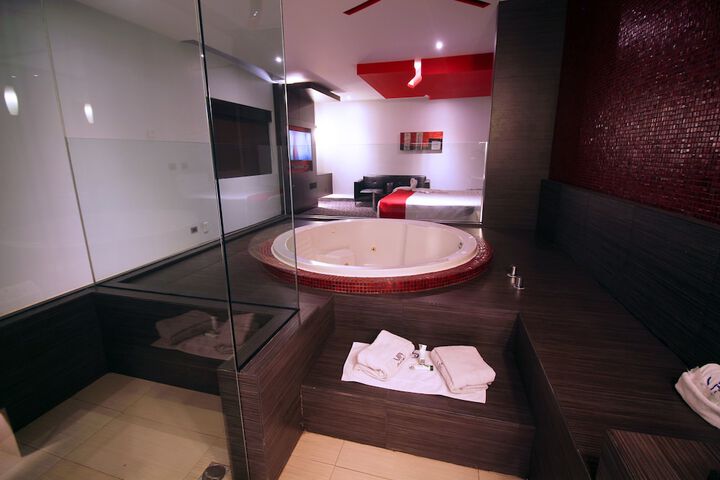 Room 27 of 42