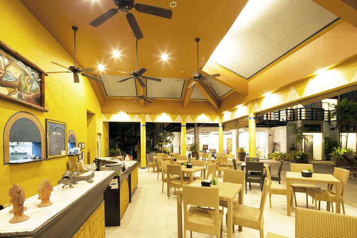 Dining 57 of 96