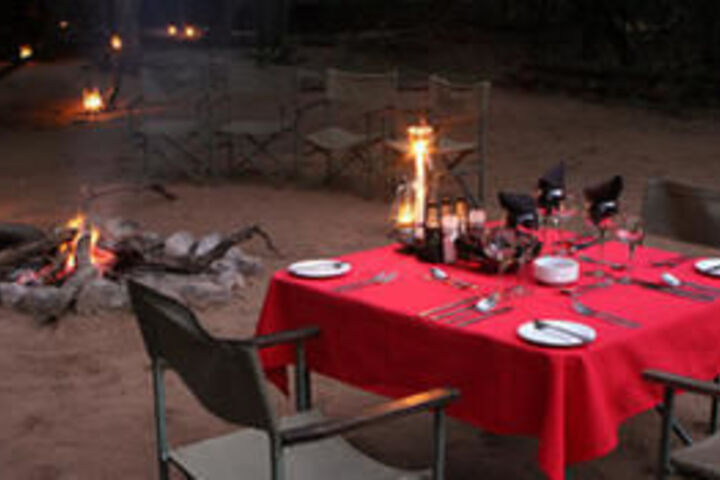 Dining 19 of 21
