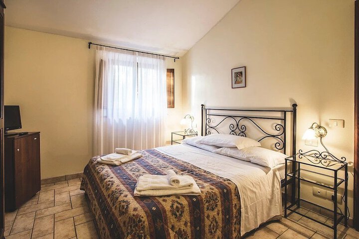 Room 6 of 20