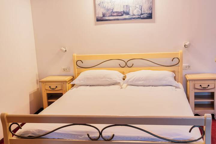 Room 6 of 21