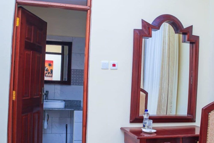 Room 20 of 77