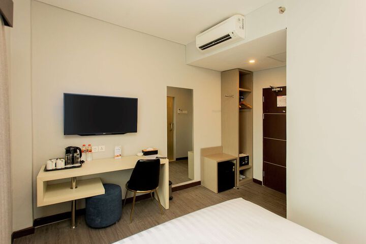 Room 8 of 62