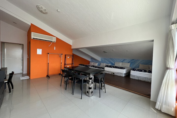 Room 10 of 29