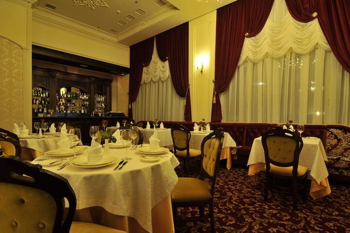Dining 49 of 64