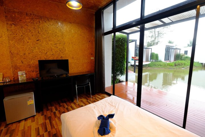 Room 12 of 28