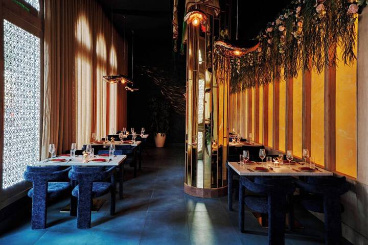 Dining 42 of 57