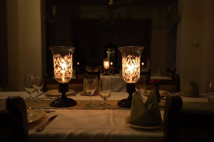 Dining 37 of 60