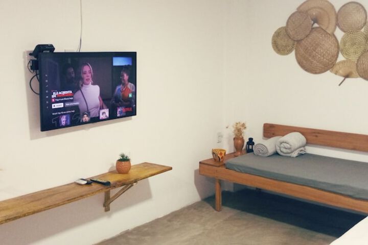 Room 2 of 28